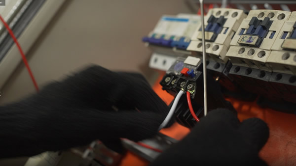 ELETRICISTA INDUSTRIAL