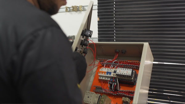 ELETRICISTA INDUSTRIAL